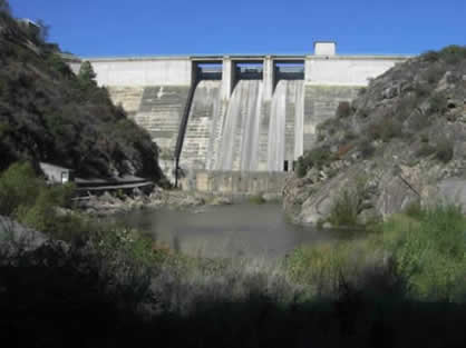 Presa de l'embassament de Boadella 